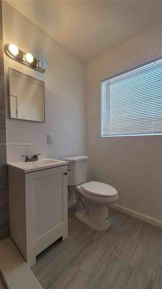 2615 Sw 22nd Ave #5 - Photo 6 of 10