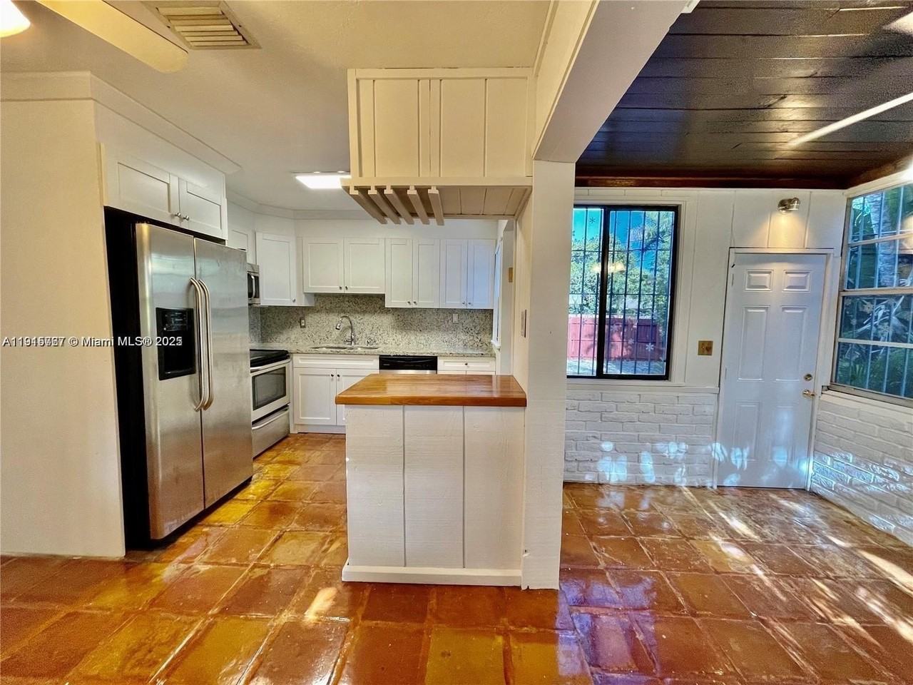 5842 Sw 60th St #0 - Photo 7 of 23