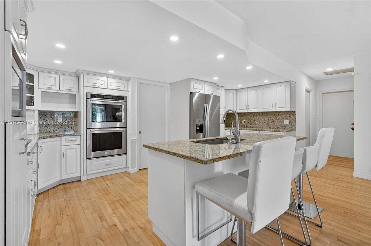 7521 Sw 165th Ter - Photo 6 of 23