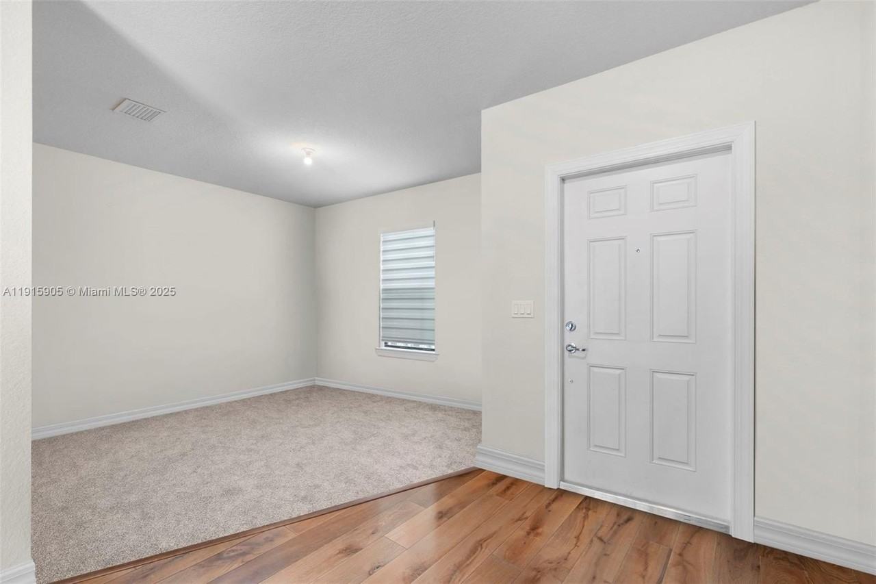 3142 Poinciana St - Photo 3 of 26