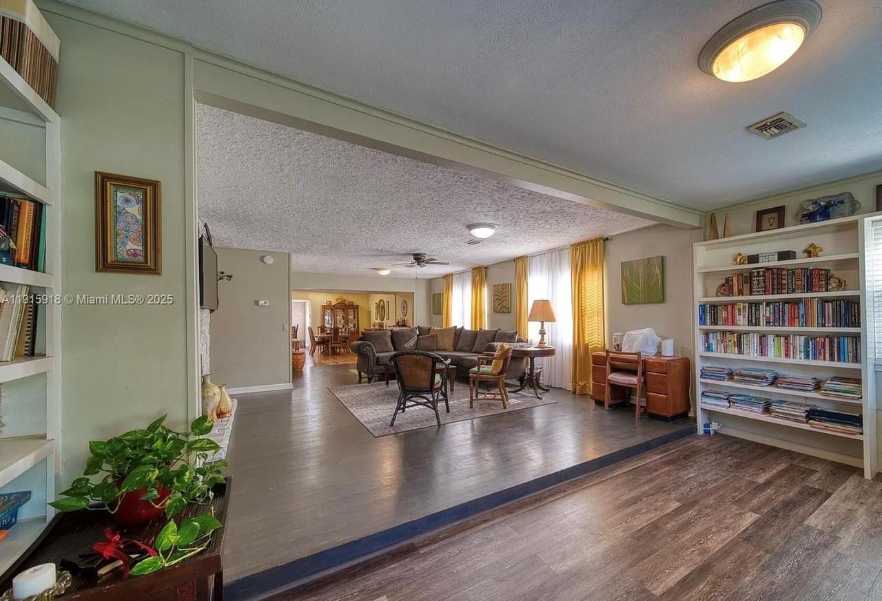 3900 West 17th Street - Photo 4 of 14