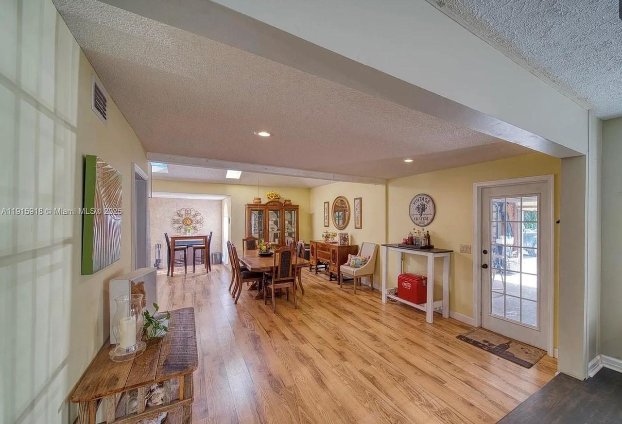 3900 West 17th Street - Photo 5 of 14