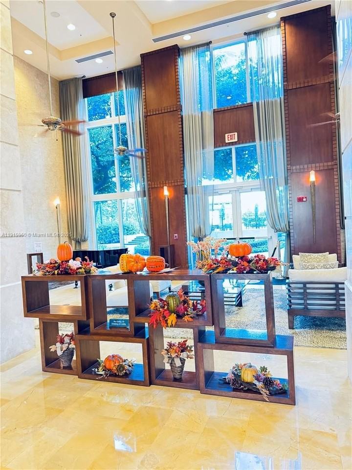 19501 West Country Club Drive #2310 - Photo 6 of 50