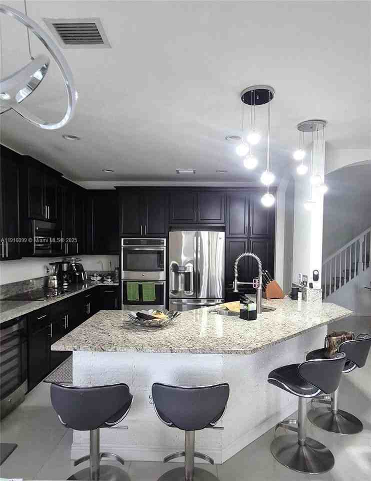 8760 Northwest 102nd Court - Photo 5 of 22