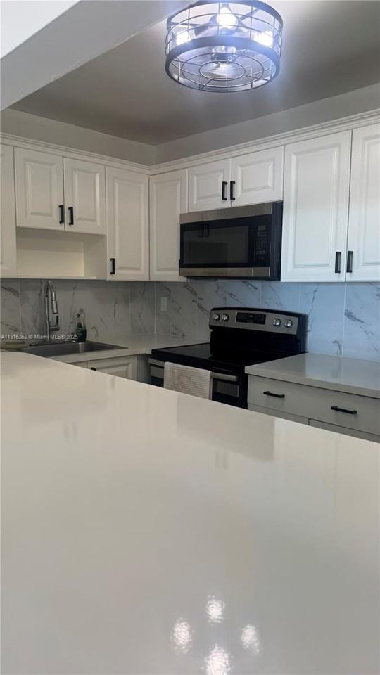 4174 Inverrary Dr #906 - Photo 7 of 20