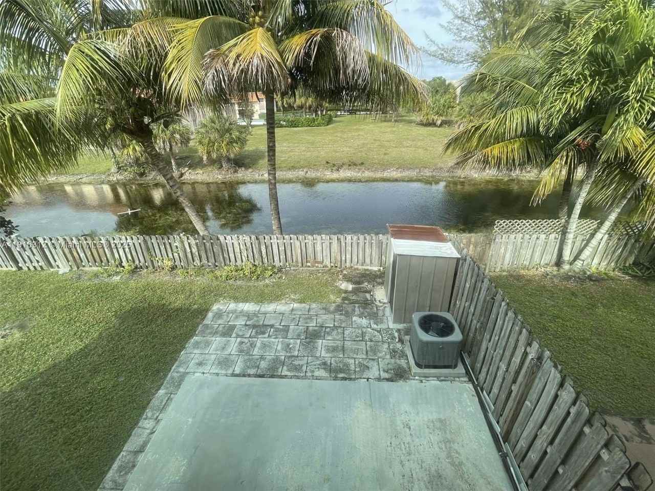 2652 Riverside Dr #2652 - Photo 4 of 37