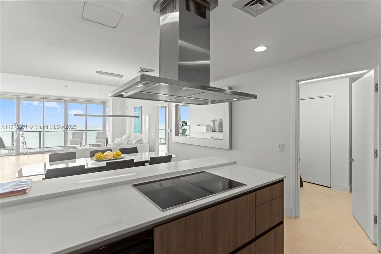 350 Ocean Dr #904N - Photo 4 of 40