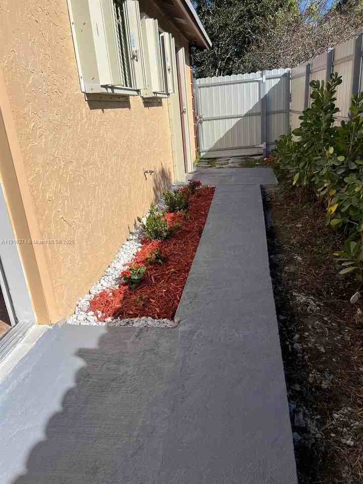 26636 Southwest 126th Avenue - Photo 2 of 14