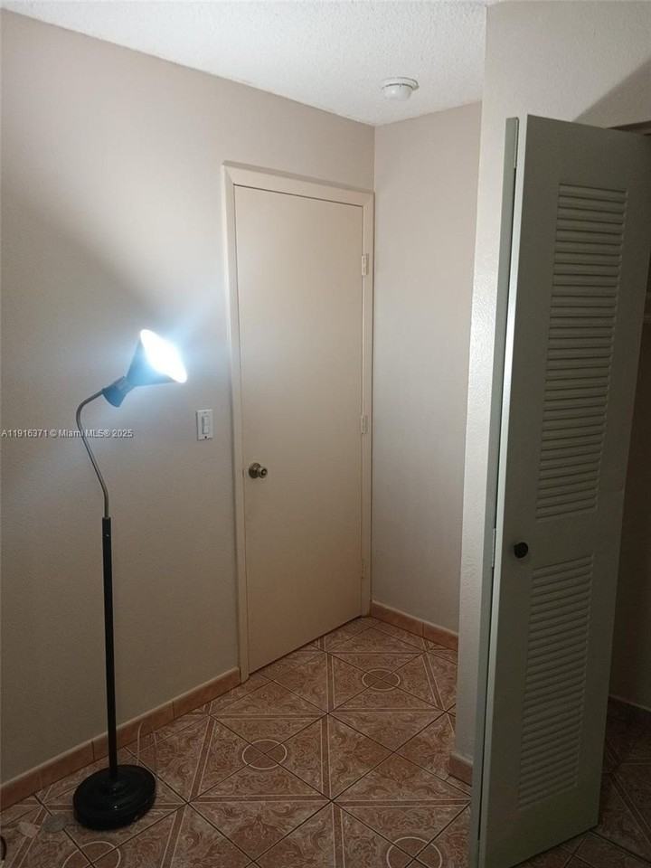 26636 Southwest 126th Avenue - Photo 6 of 14