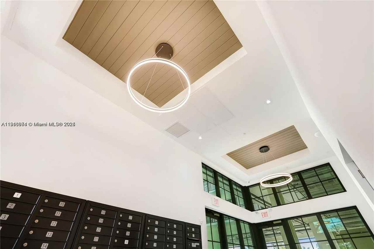 4100 Davie Road #308 - Photo 4 of 41