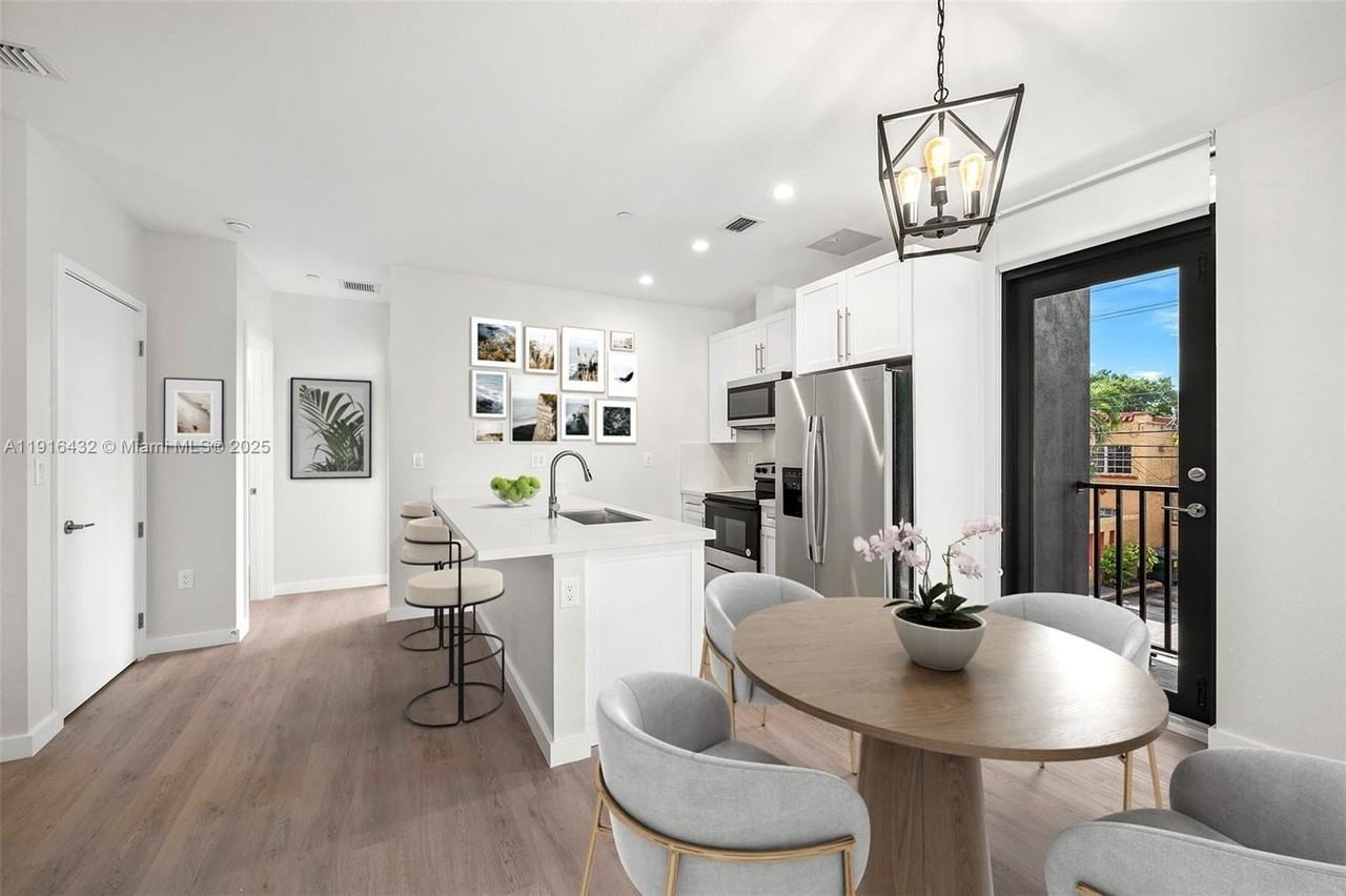 1251 Southwest 3rd Street - Photo 5 of 18