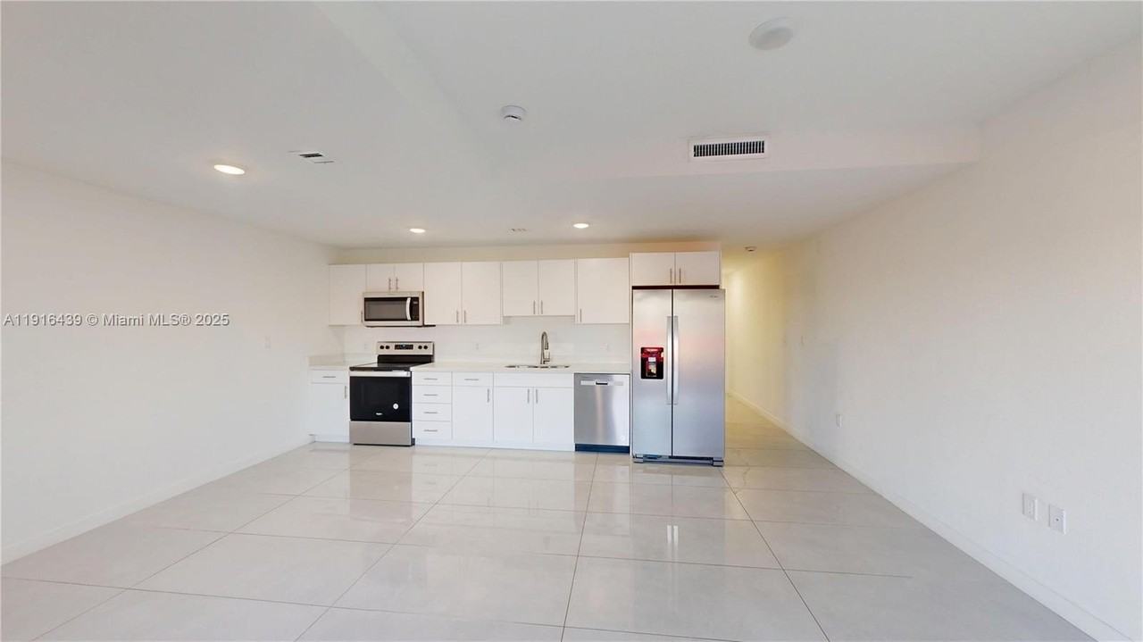 14546 Sw 260th St #14546 - Photo 4 of 32