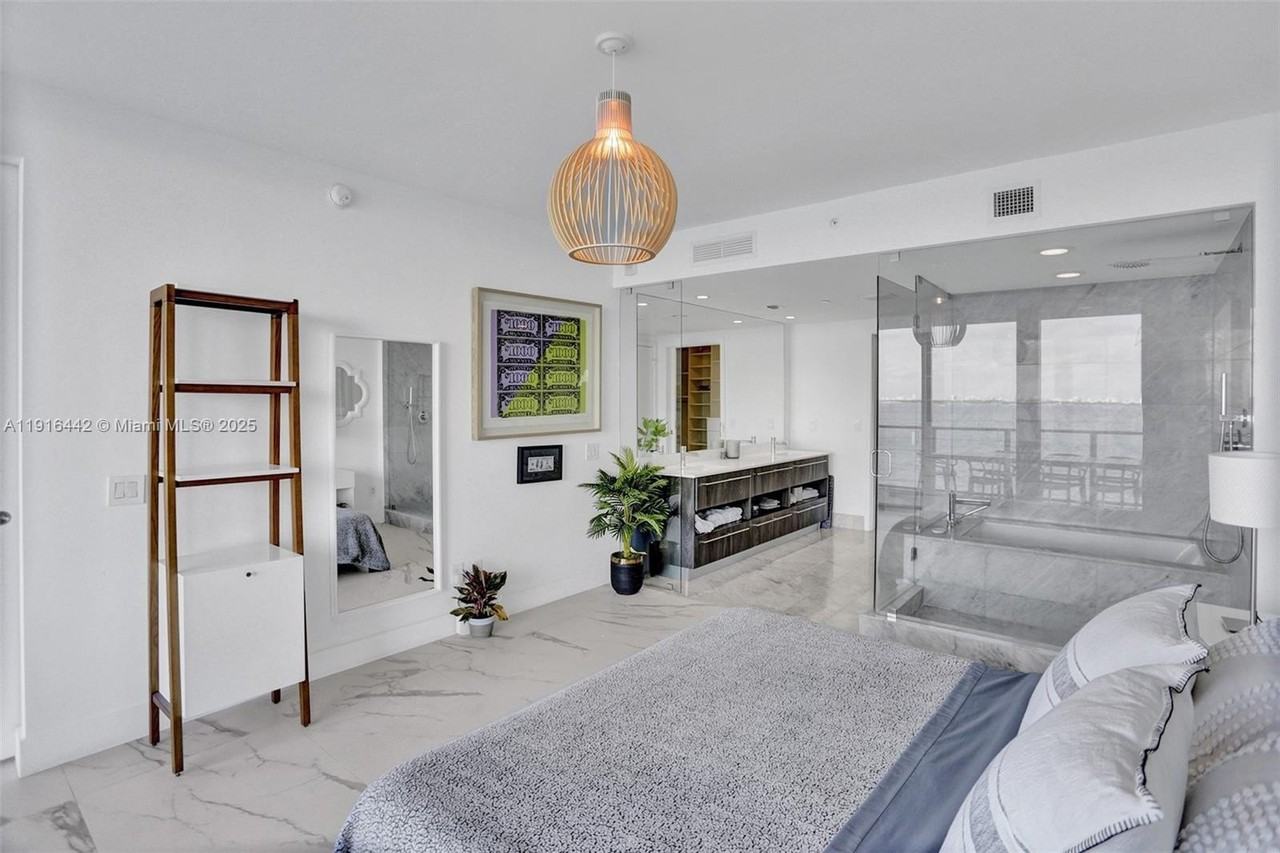 3131 Ne 7th Ave #403 - Photo 5 of 11