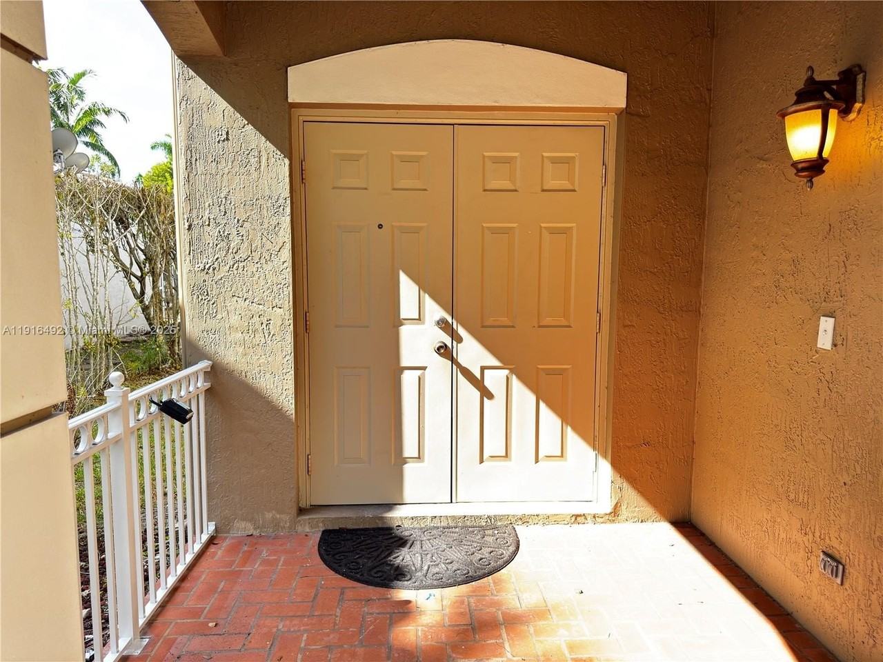 1007 Bamboo Ln - Photo 4 of 27