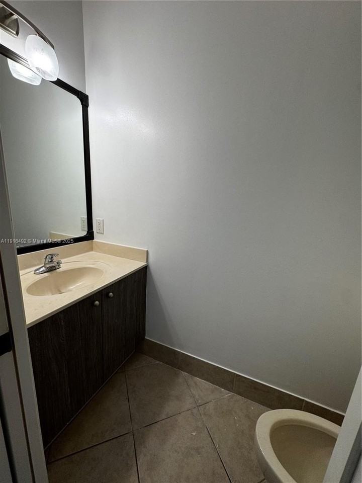 1007 Bamboo Ln - Photo 7 of 27