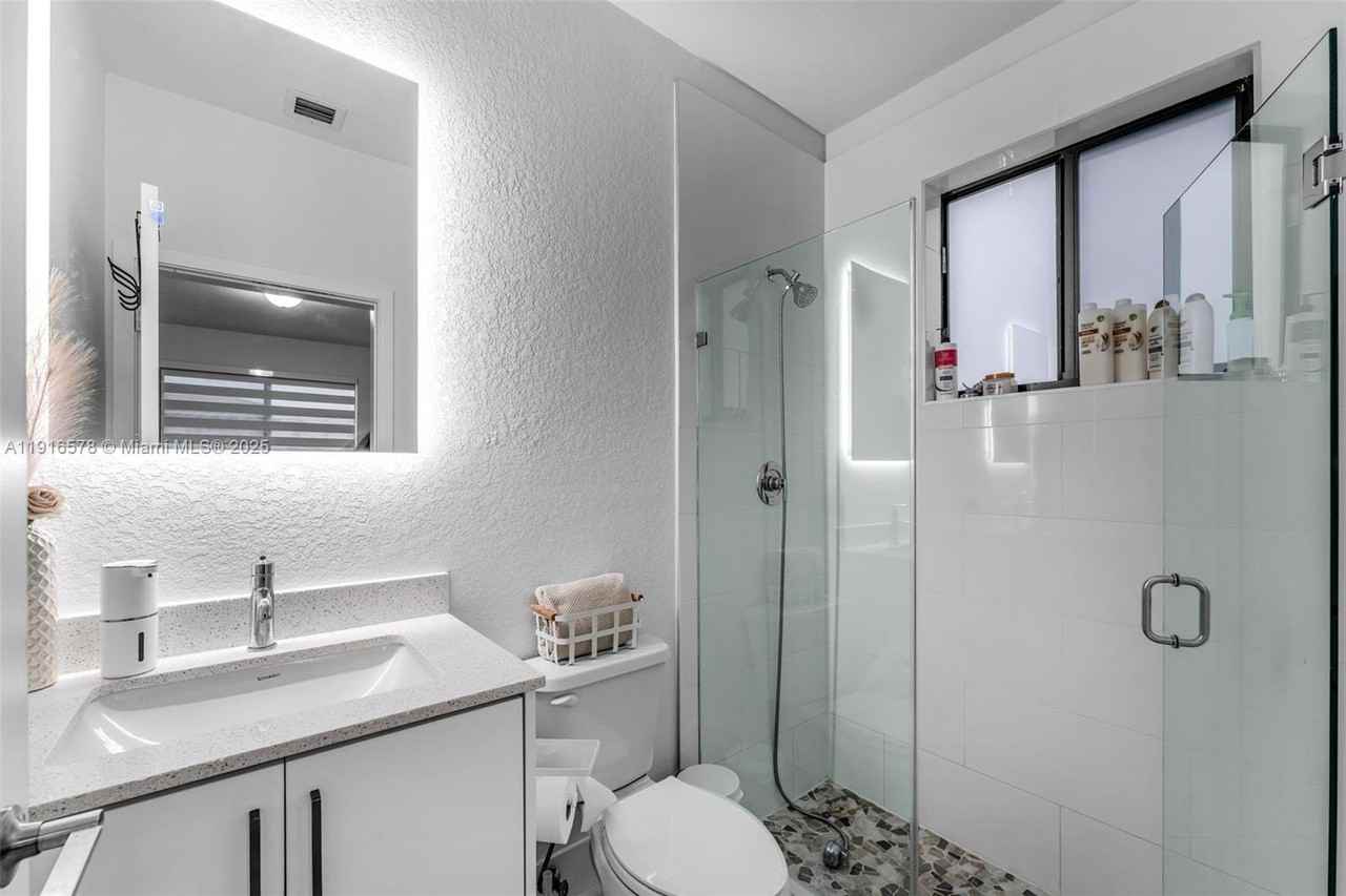 22712 Sw 129th Ave #1 - Photo 3 of 5