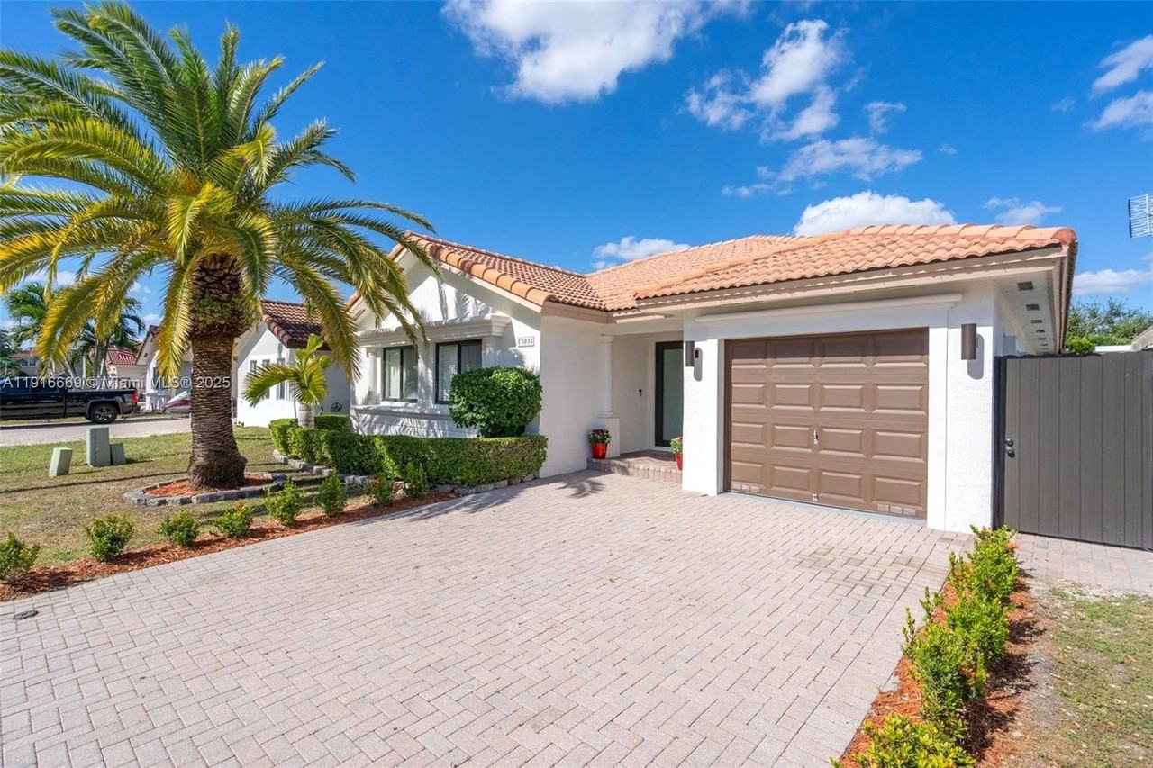 15057 Sw 32nd St - Photo 2 of 31