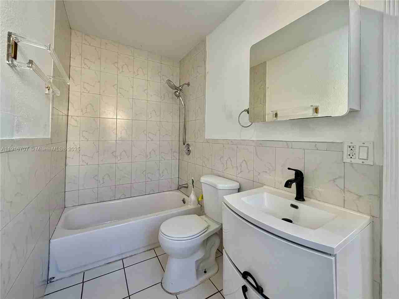 2729 Sw 24th St #2729 - Photo 6 of 11