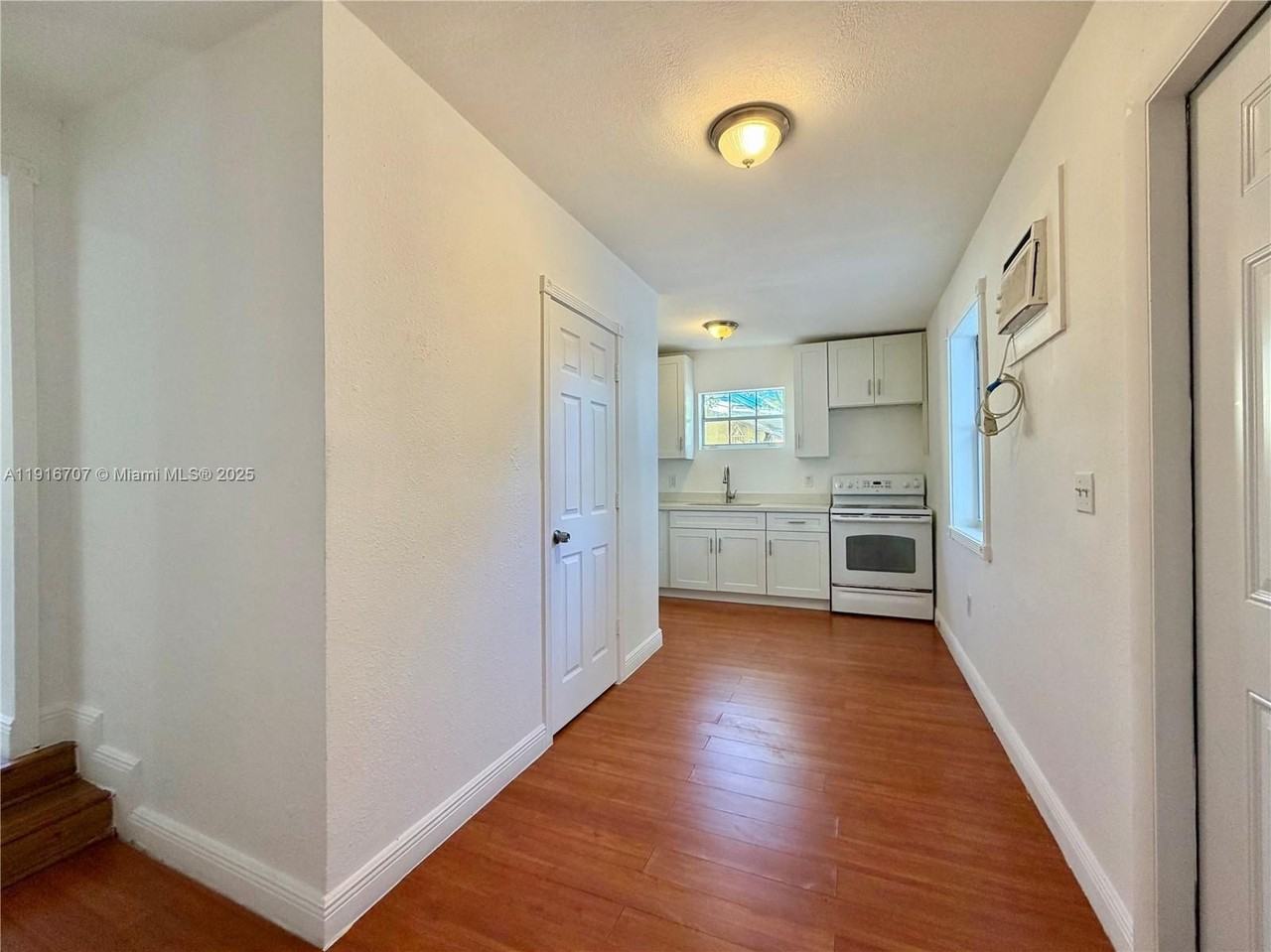 2729 Sw 24th St #2729 - Photo 7 of 11