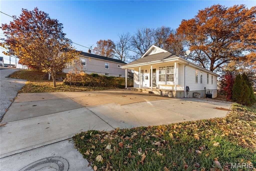 5223 Langley Ave - Photo 2 of 28