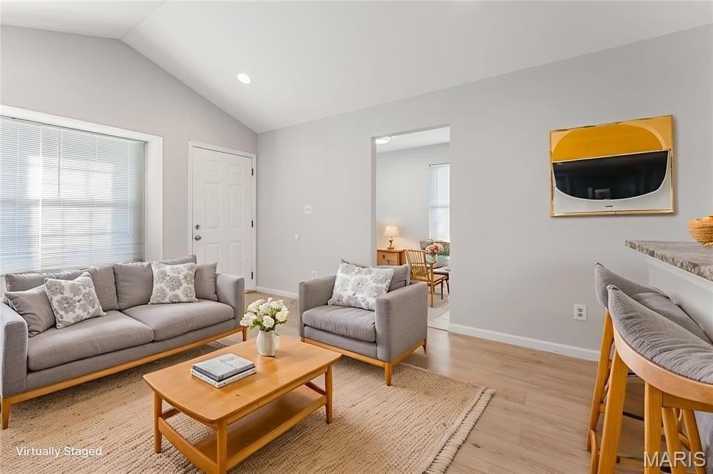 5223 Langley Ave - Photo 4 of 28