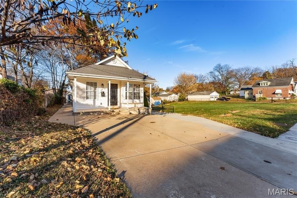 5223 Langley Ave - Photo 7 of 28