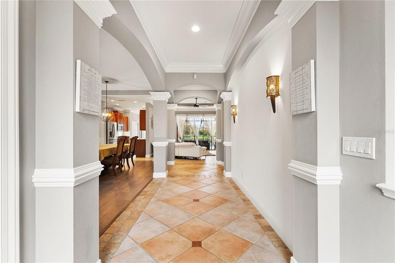 1308 Thornapple Dr - Photo 4 of 44