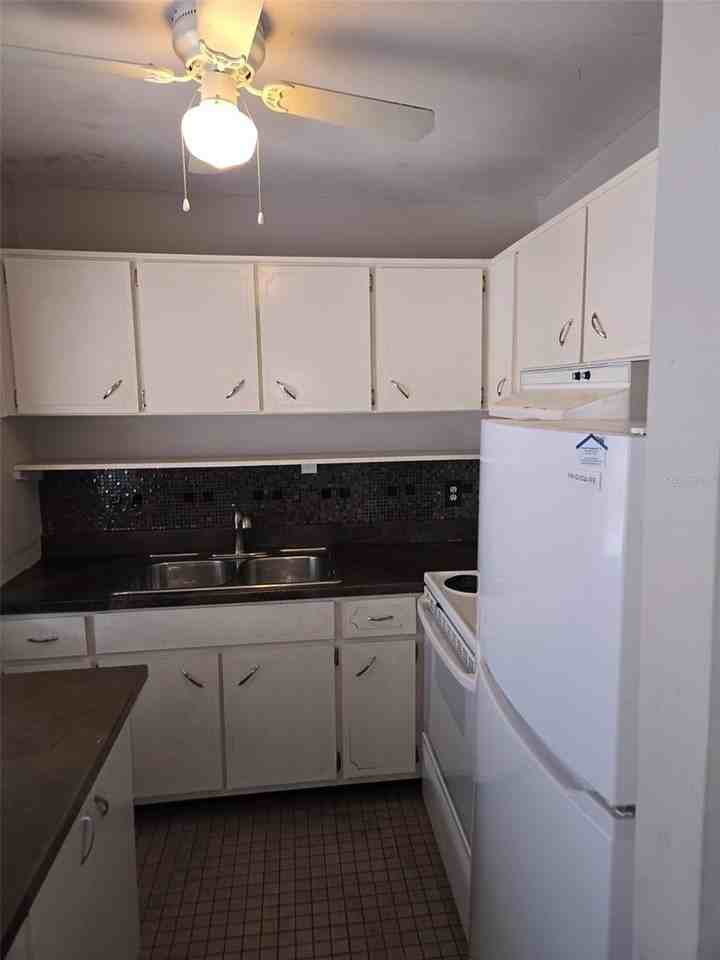 3101 Bee Ridge Rd #204 - Photo 2 of 7