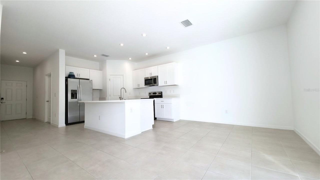 8445 Lunar Skye St - Photo 7 of 18