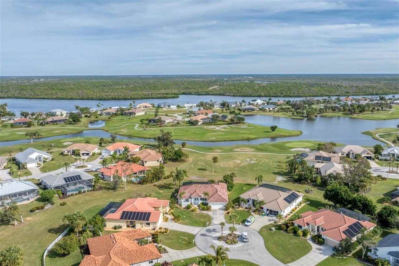 11 Amberjack Ter - Photo 3 of 38