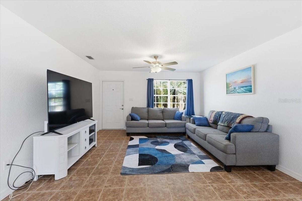 6628 Thorman Rd - Photo 5 of 43