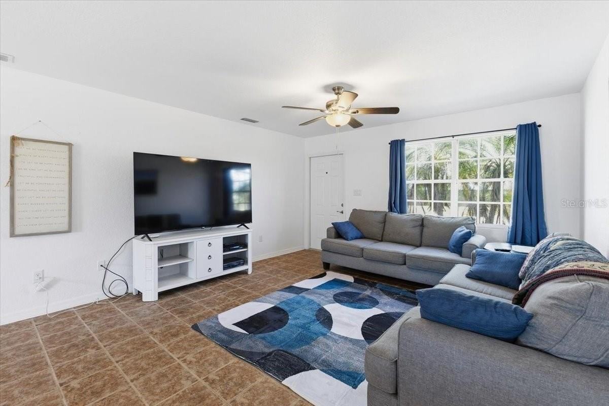 6628 Thorman Rd - Photo 6 of 43