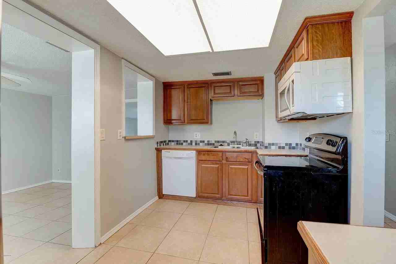 331 Williams Ave - Photo 5 of 21