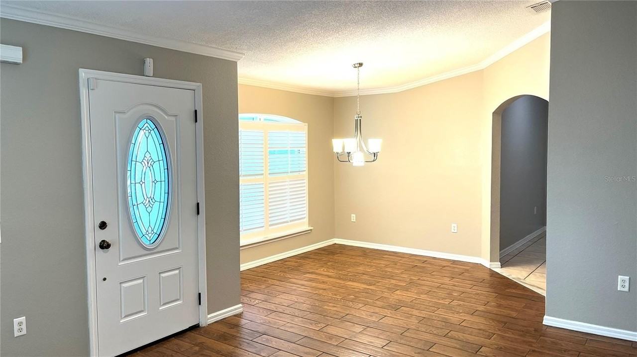 326 Fox Lake Dr - Photo 2 of 37