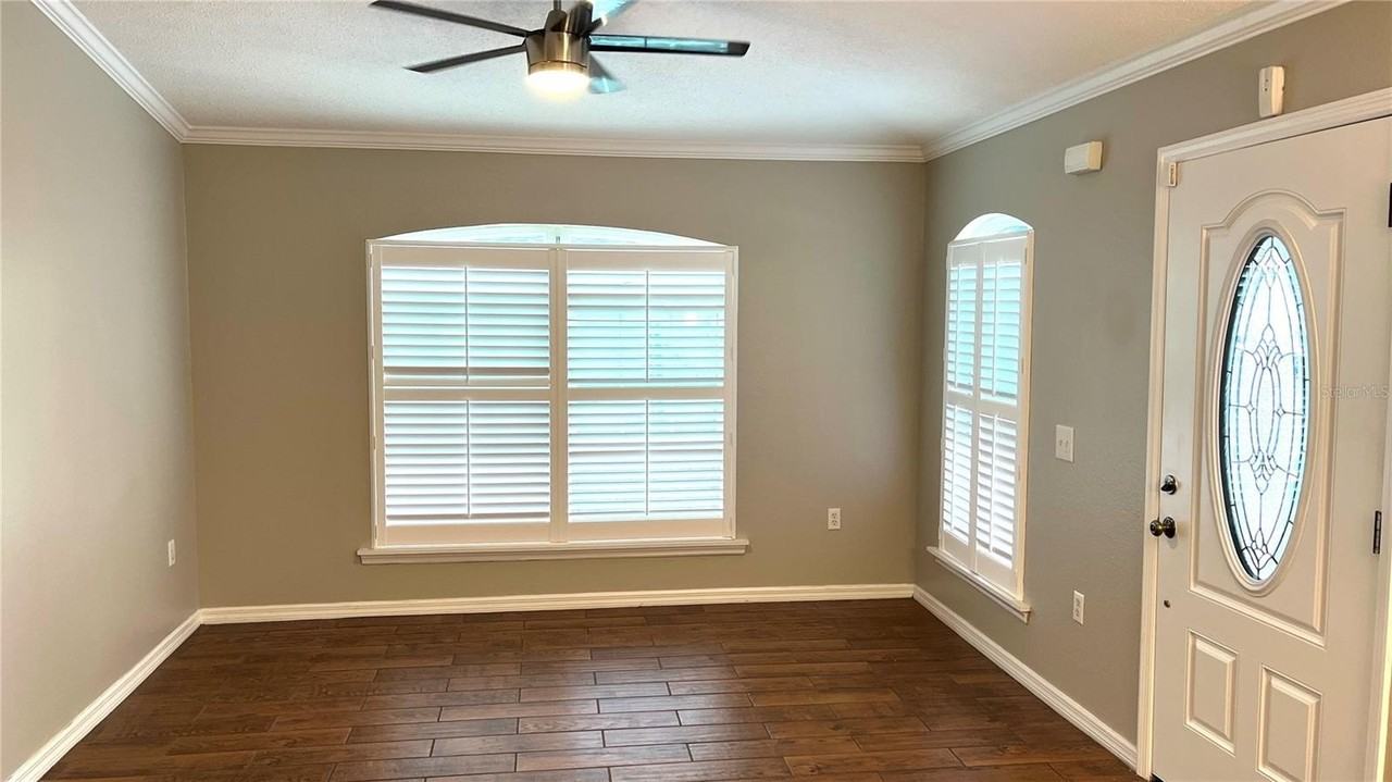 326 Fox Lake Dr - Photo 6 of 37