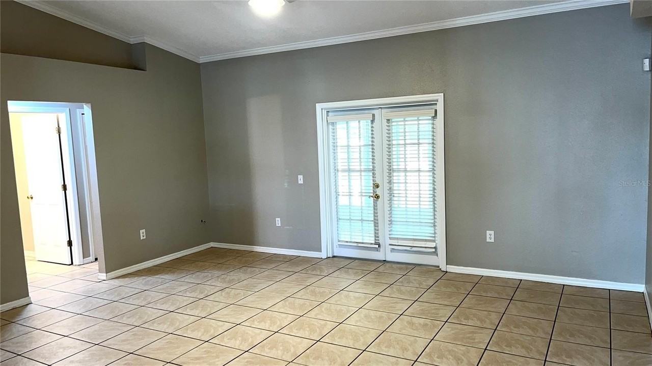 326 Fox Lake Dr - Photo 4 of 37