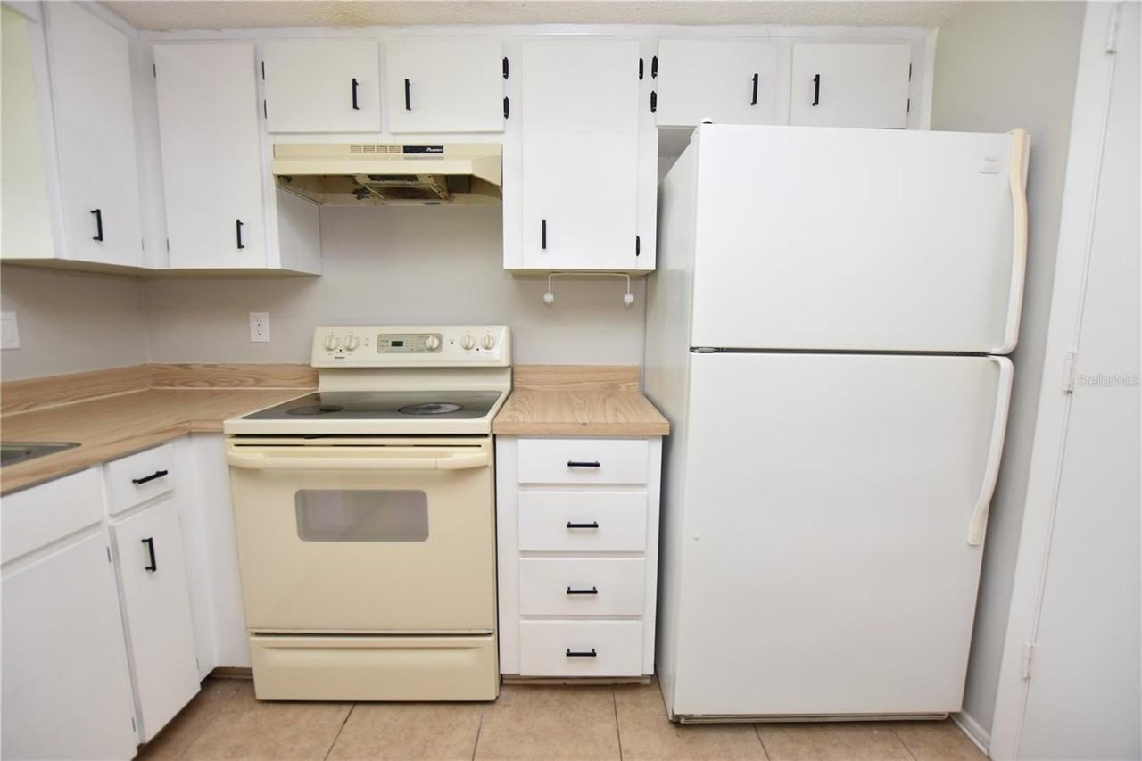 1440 Ridge Lake Ct - Photo 4 of 23