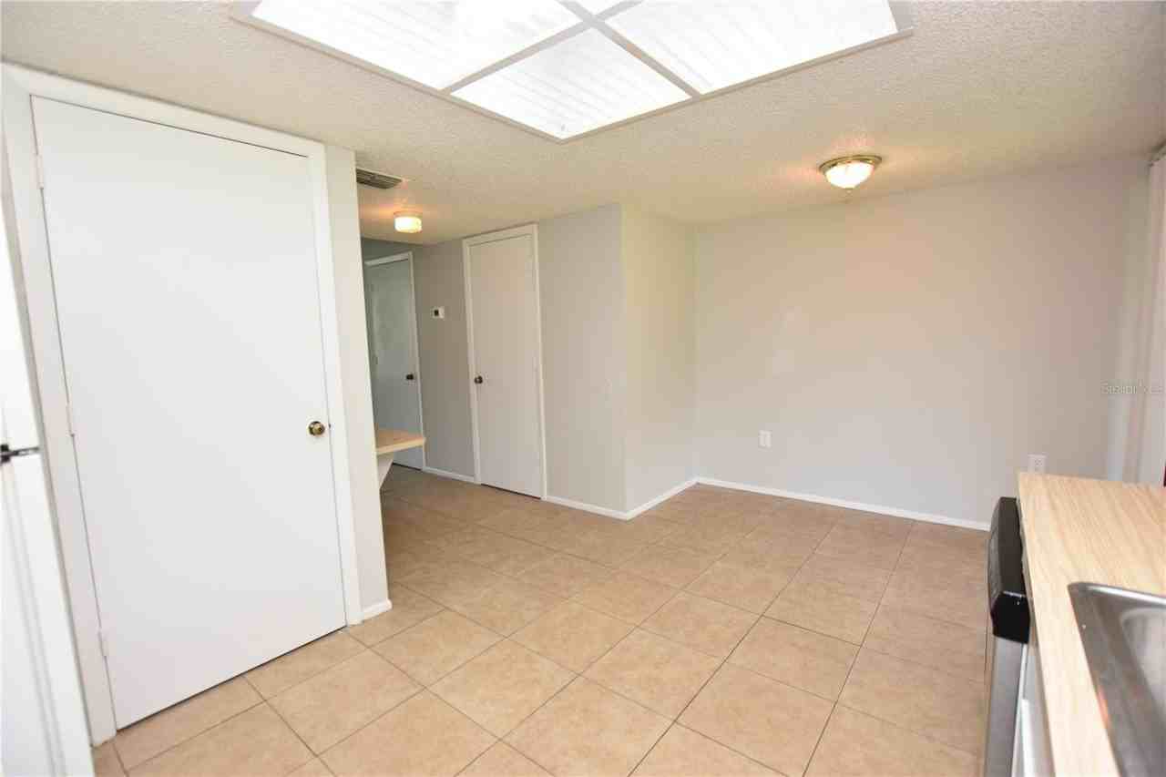 1440 Ridge Lake Ct - Photo 5 of 23