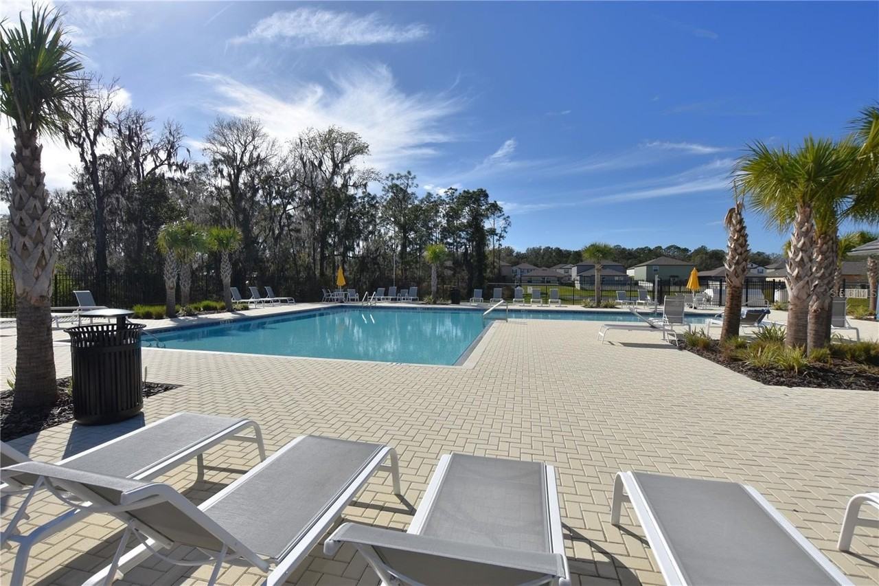 1940 Red Loop - Photo 2 of 35