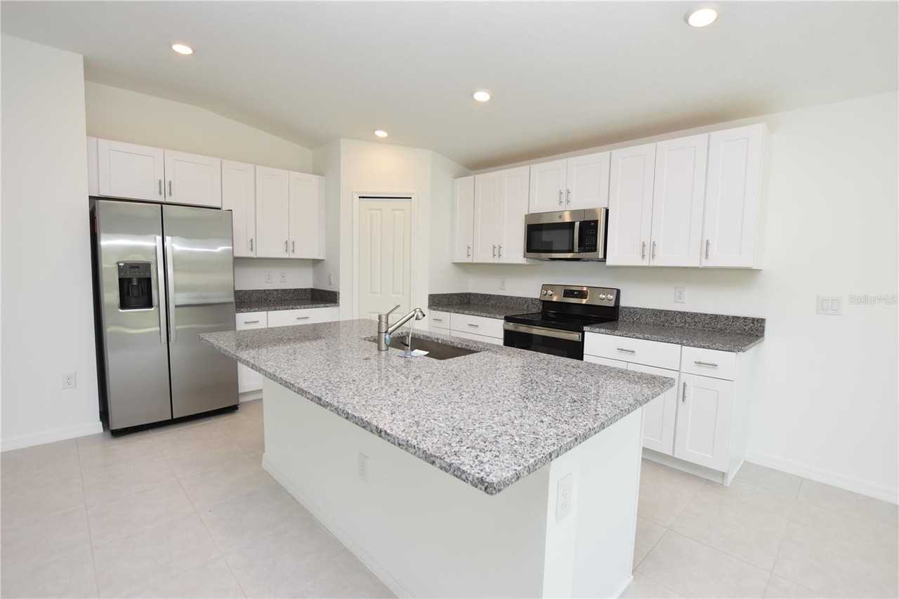 1940 Red Loop - Photo 3 of 35