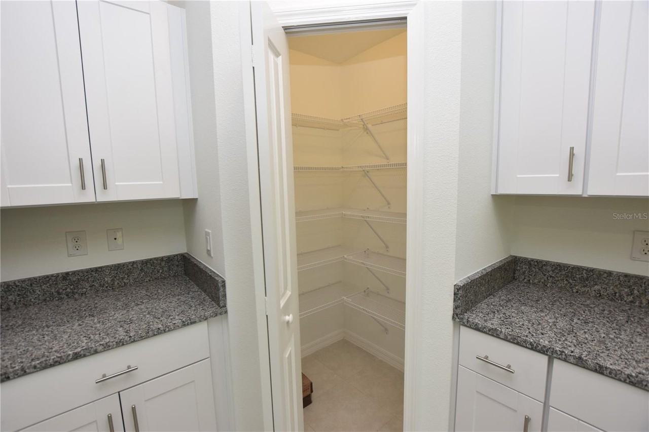 1940 Red Loop - Photo 7 of 35