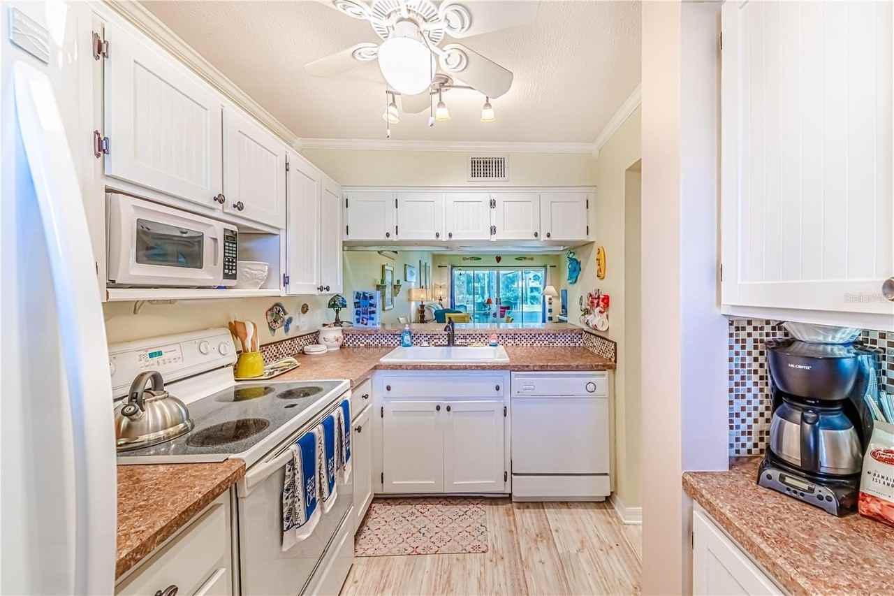 400 Cerromar Cir #101 - Photo 7 of 37