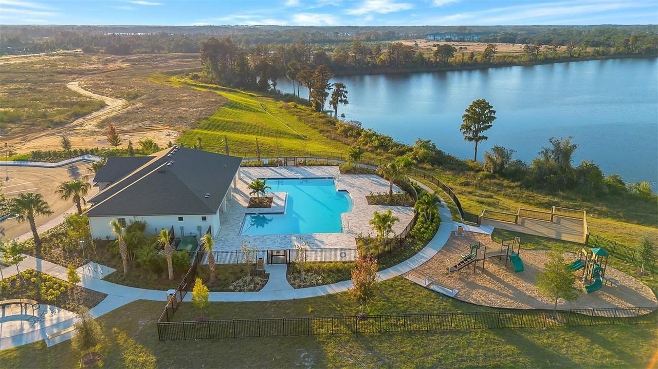 17582 Lake Star Road - Photo 3 of 34