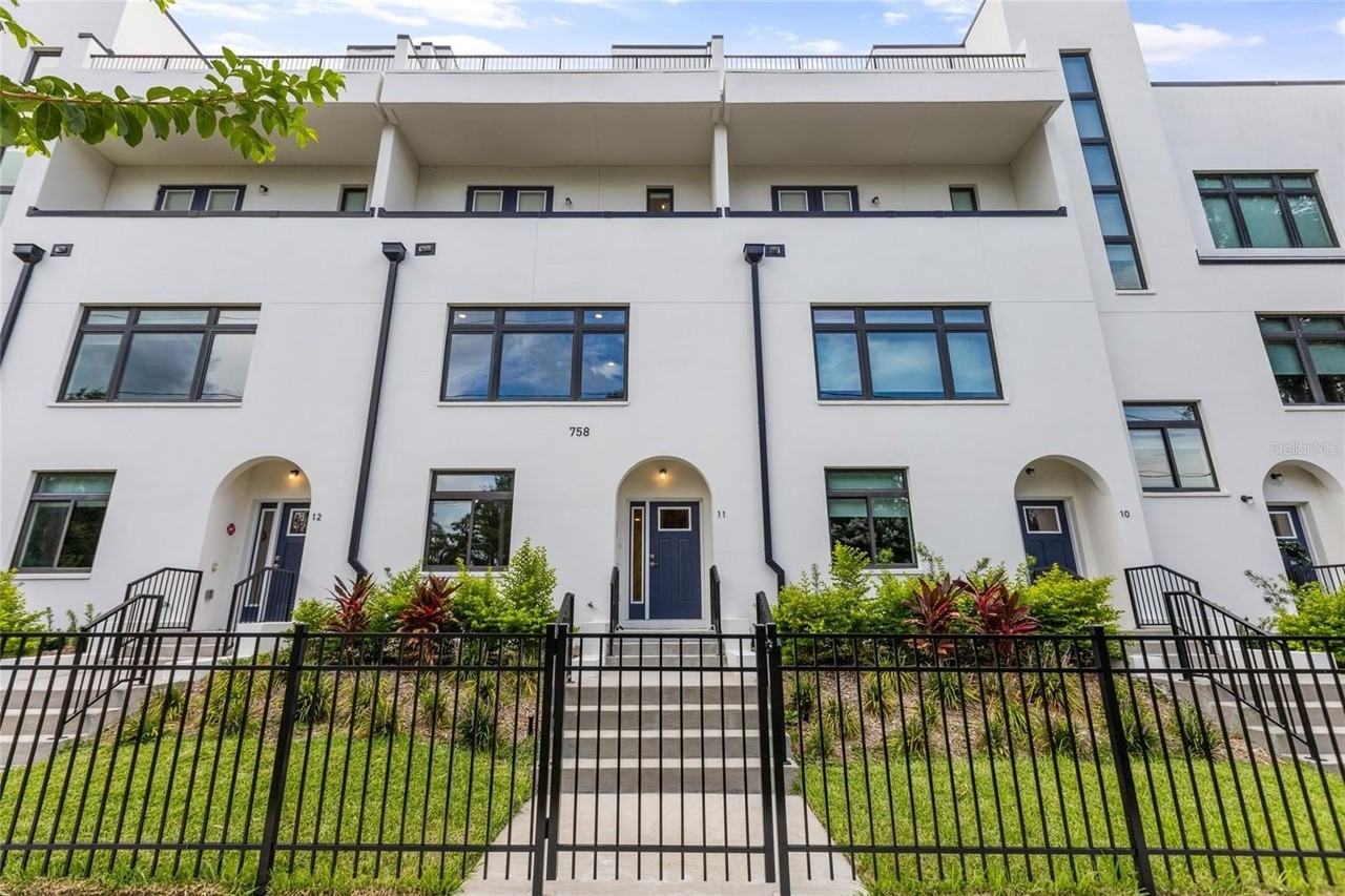 218 218 PARK LAKE STREET AVENUE #12