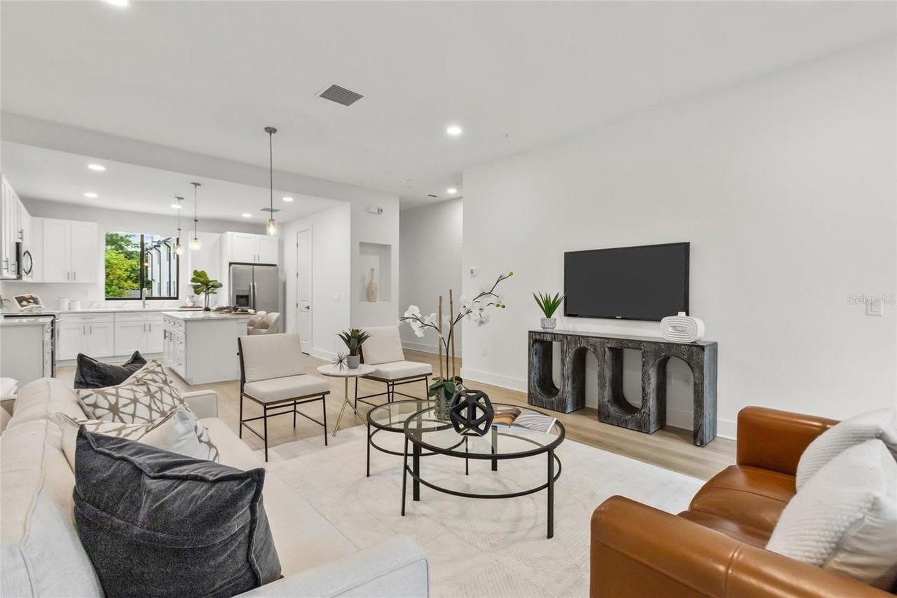 218 218 PARK LAKE STREET AVENUE #12 - Photo 3 of 33