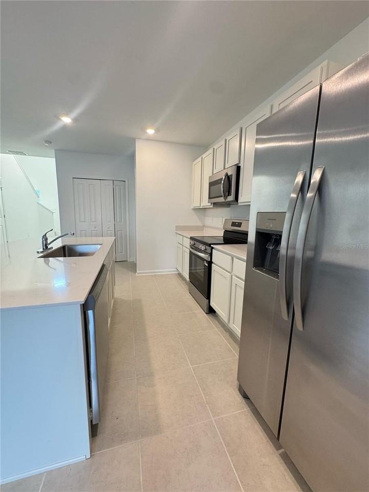 2217 Crown Rock Dr - Photo 3 of 27