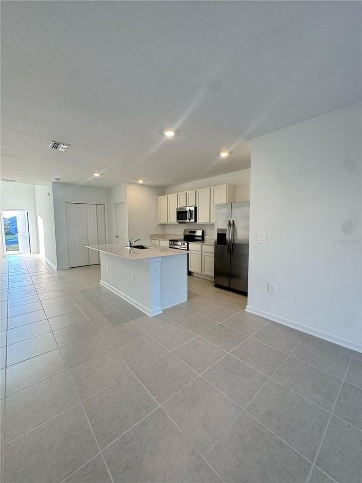 2217 Crown Rock Dr - Photo 4 of 27