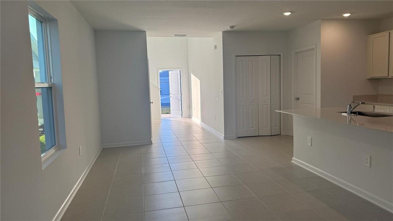 2217 Crown Rock Dr - Photo 5 of 27