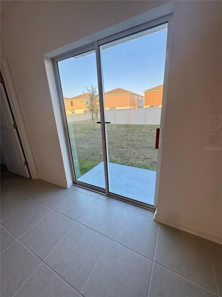 2217 Crown Rock Dr - Photo 7 of 27