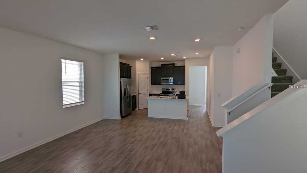 1740 Cross Prairie Pkwy - Photo 4 of 20